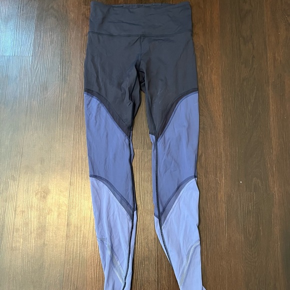 Lululemon blue color block mixed material leggings size 6 - Picture 2 of 7